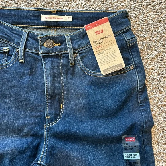 Levi’s High Rise Skinny - Picture 3 of 5